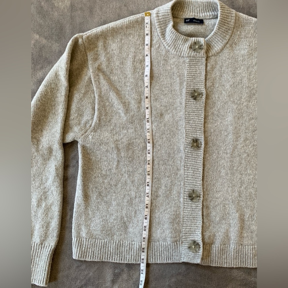 GAP Light grey Button-Front Ribbed Cardigan - Picture 4 of 9
